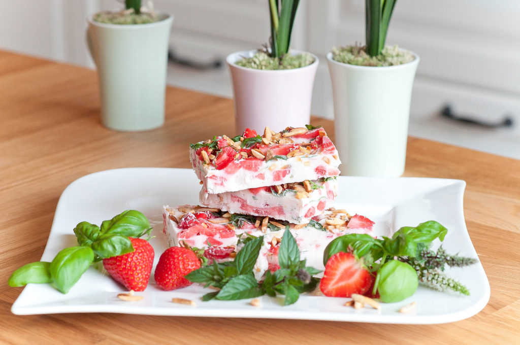 Frozen Yogurt Bark